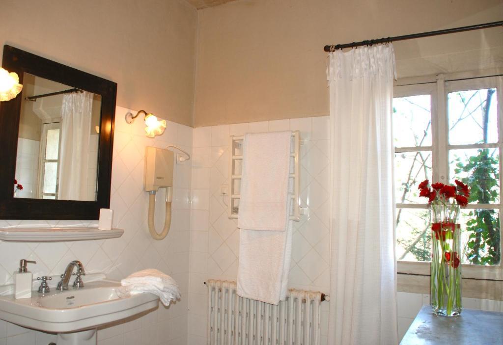 Campagne Baudeloup Bed and Breakfast LʼIsle-sur-la-Sorgue Kamer foto